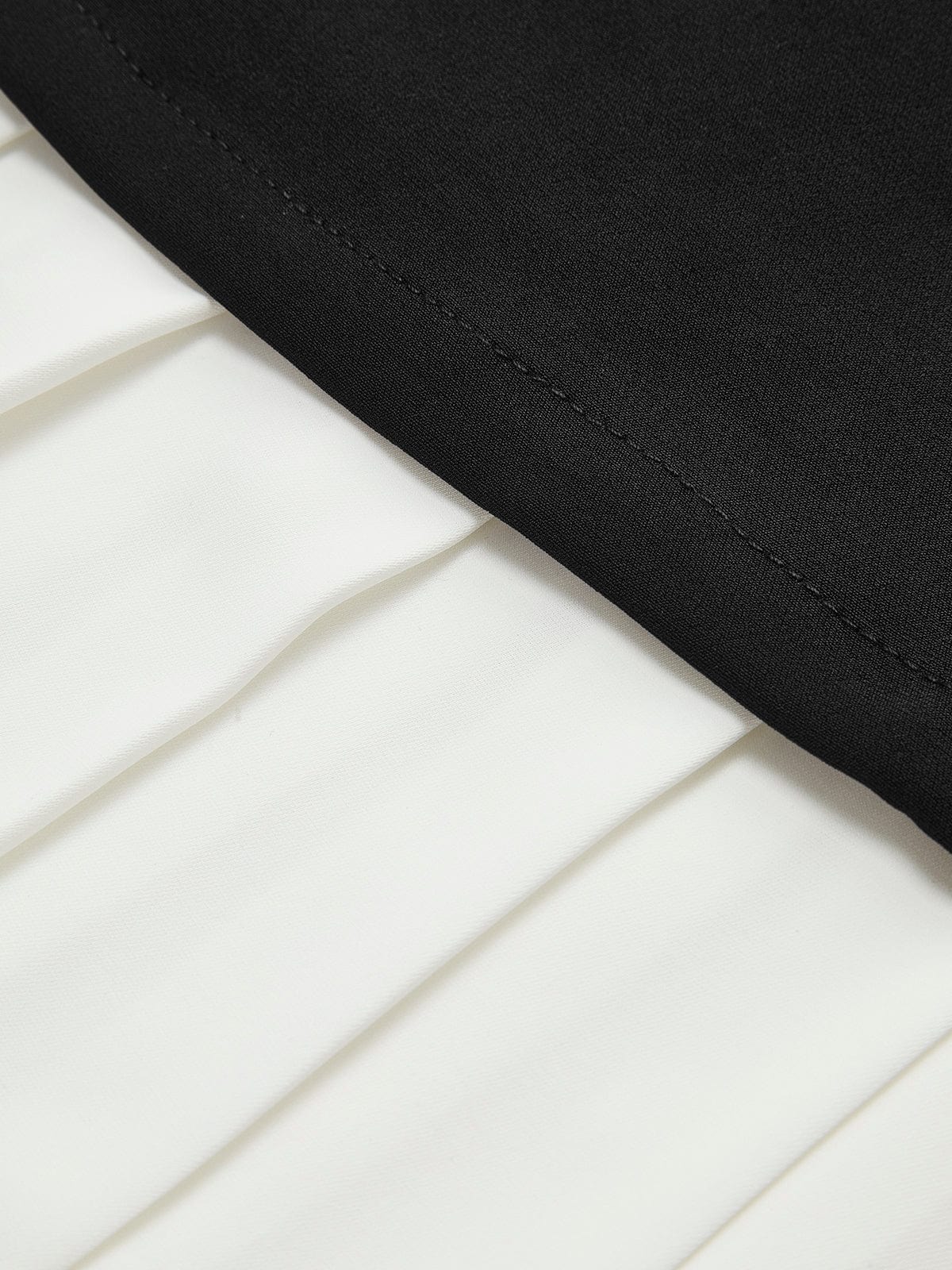 Coral | Elegant Women's Two-piece Outfit with Pleated Skirt