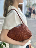Deasia | Fashion-conscious individuals Shoulder Bag