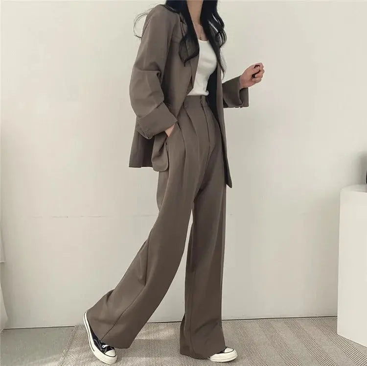 Abby | Women's Notched Lapel Blazer & Tailored Trousers Suit Set